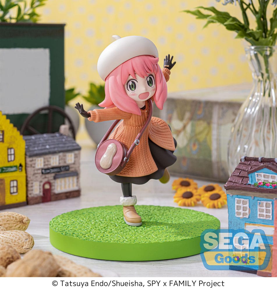 Spy x Family PVC Statue: Anya Forger Family Ooting Luminasta 7cm