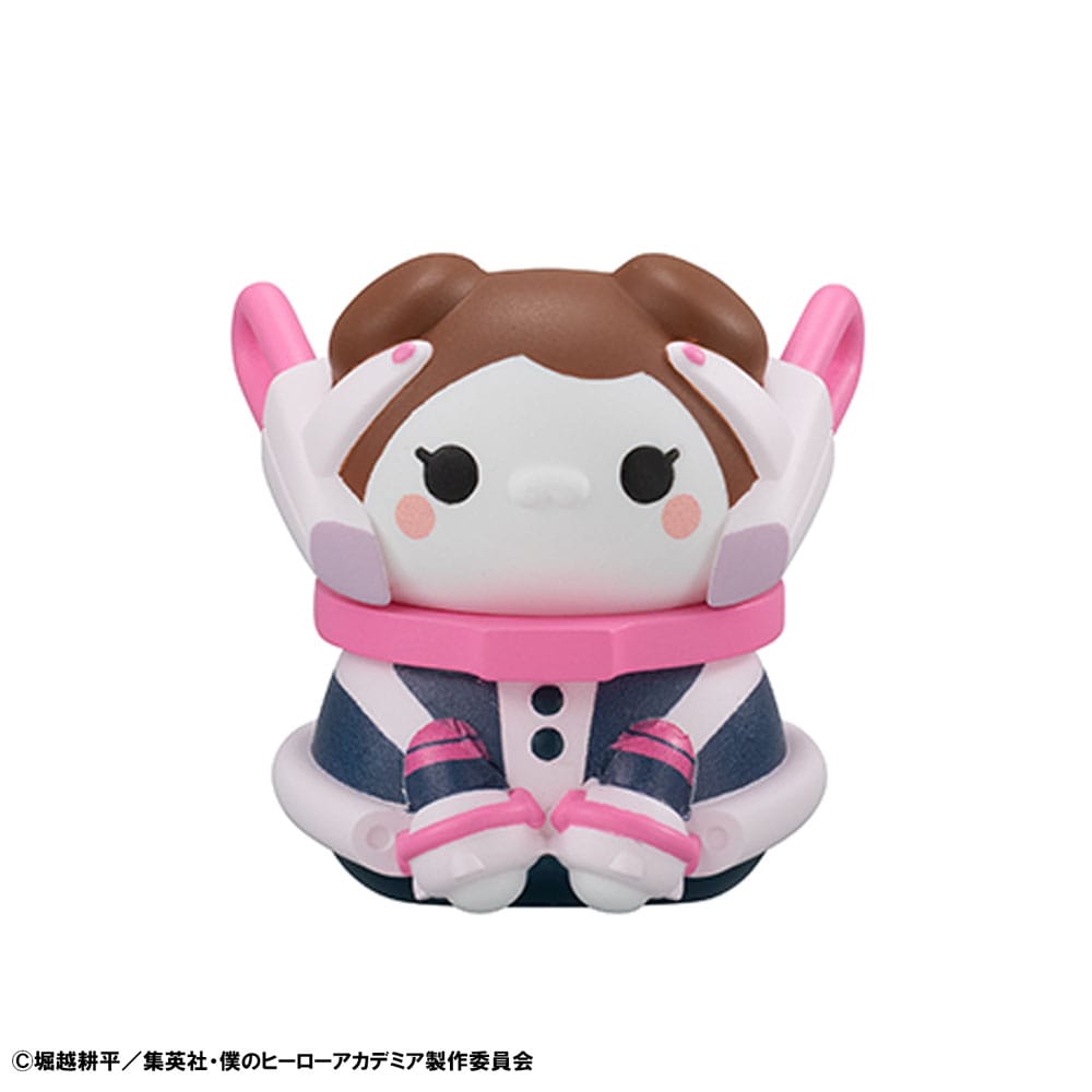 kleine figur, figurine, puppenfigur, rosa schal, niedlich karakter