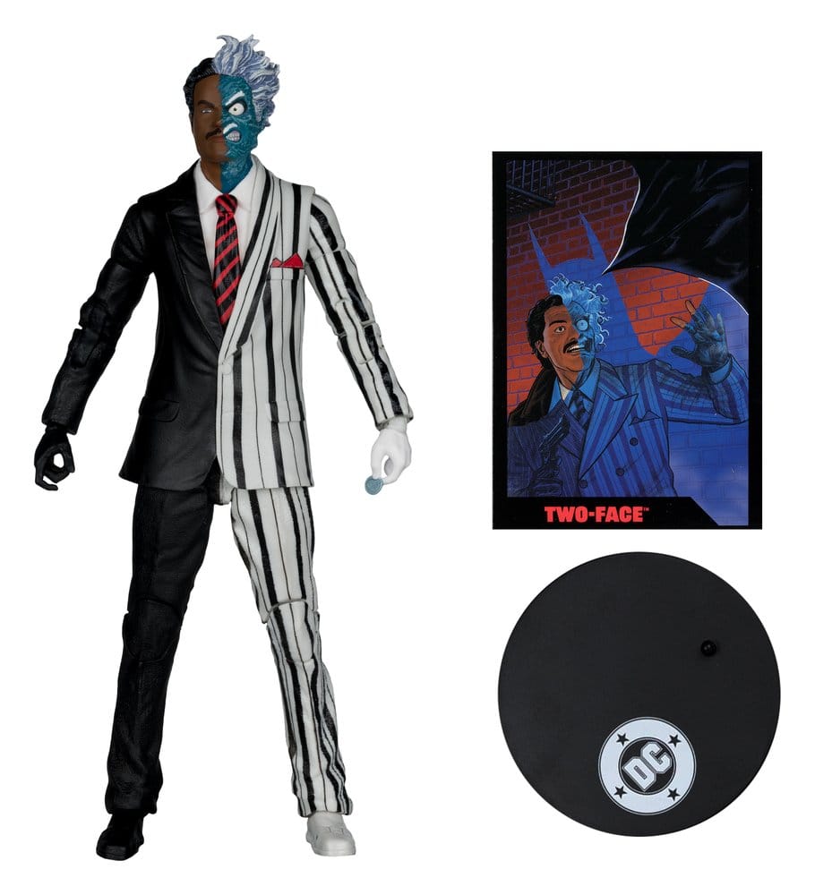 DC Direct AF: Two-Face (Batman 89) Page Puncher Red Platinum Edition 19cm Aktionsfigur, Two-Face, Halb-Anzug, halber schwarzer, gestreifter Anzug, Zubehörständer, runder Sockel