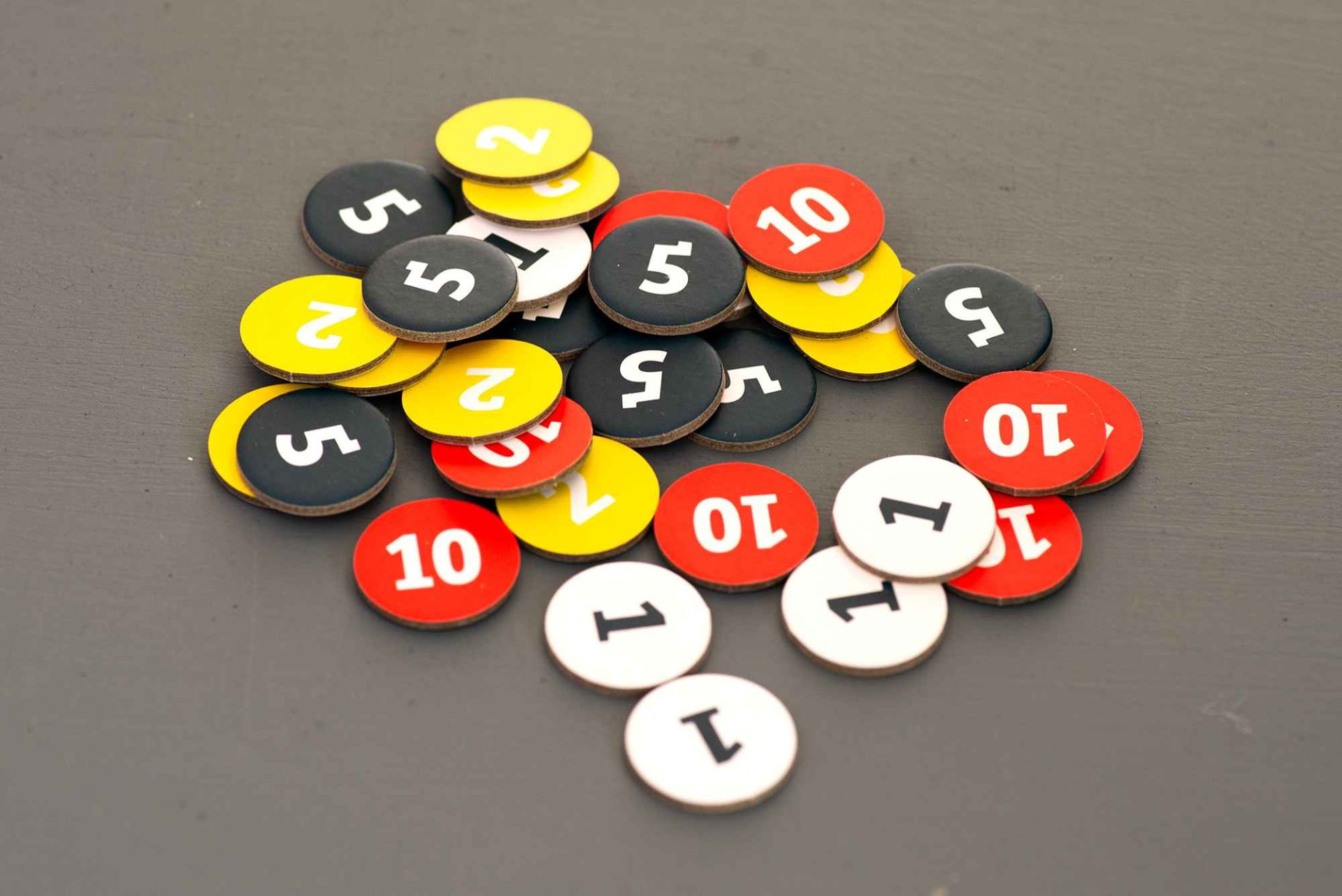 Aalles oder Nichtsss Brettspiel-Münzen, farbige Scheiben, Zahlenrundchips, Rund-Plättchen, Spielsteine