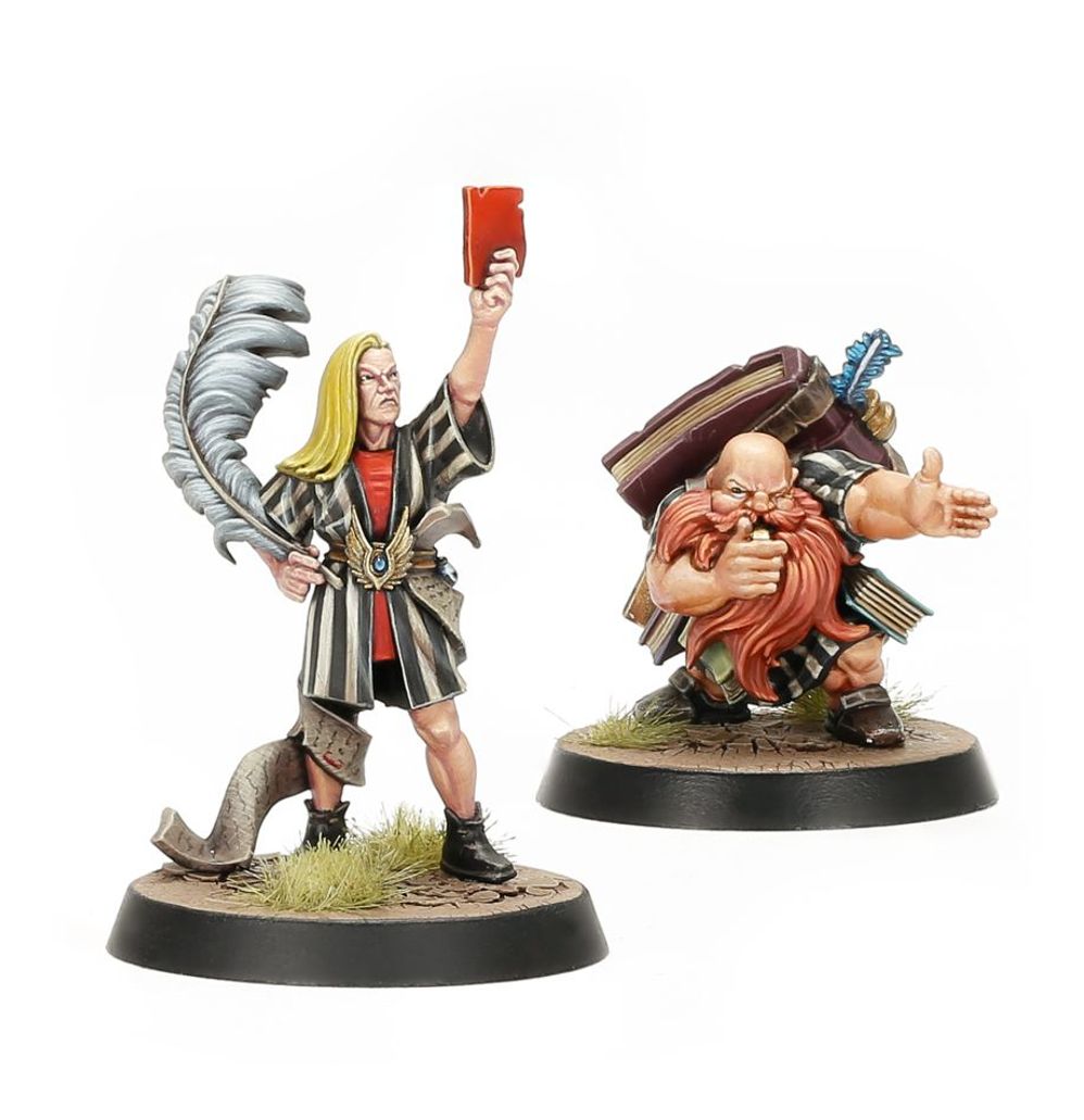 Blood Bowl: Elf and Dwarf Referees Blood Bowl: Elf and Dwarf Referees