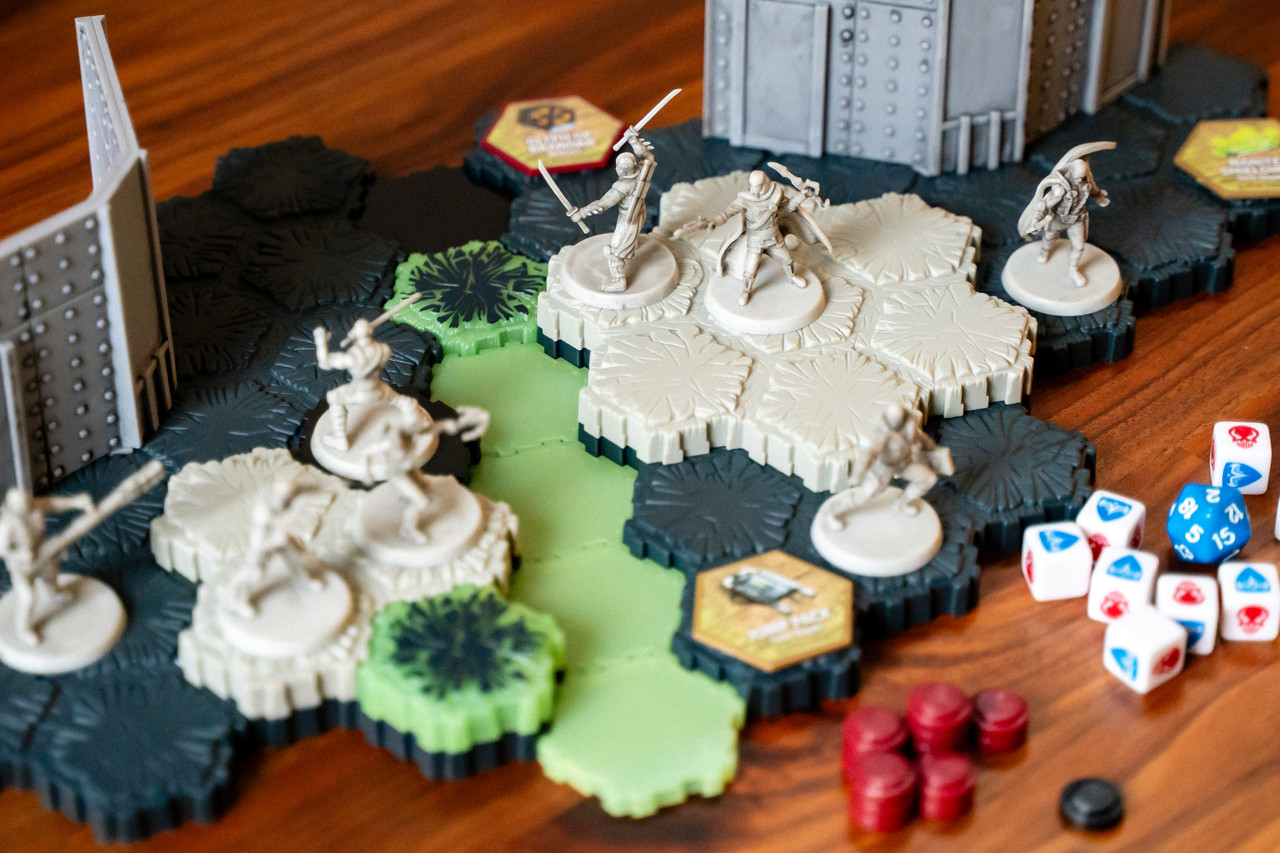 G.I. JOE Heroscape: Rumble at the Rift Battle Box Miniaturenspiel, Tabletop, Hexagon-Platten, Spielefiguren, Würfelset